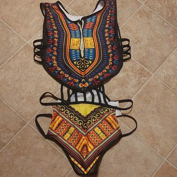 Tribal pattern one piece swimsuit - Picture 4 of 8